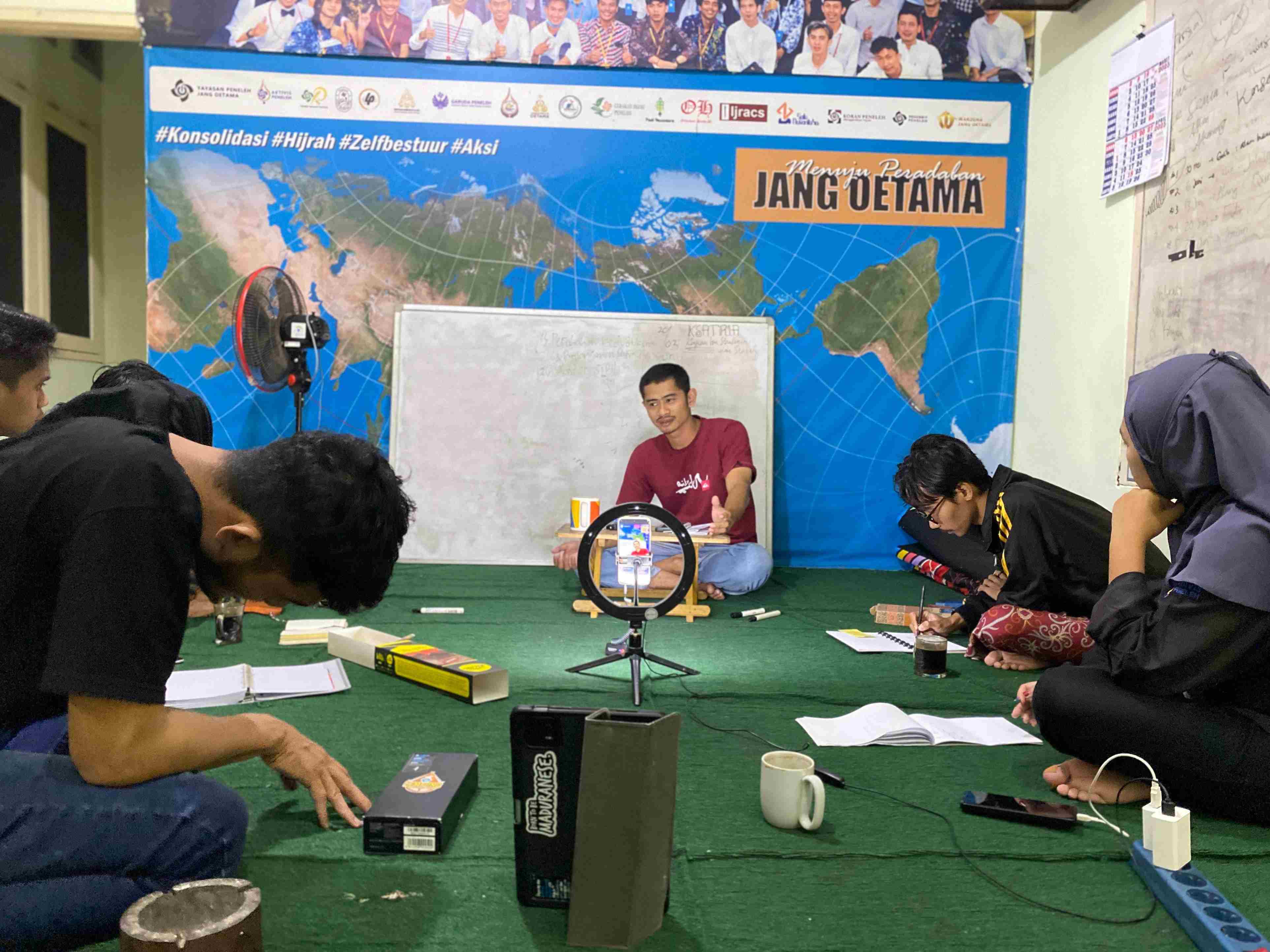 rumah syuro peneleh tolak revisi uu tni