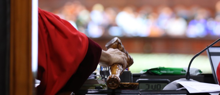 mk putuskan sekolah gratis