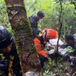 basarnas evakuasi korban pesawat atr 42-500