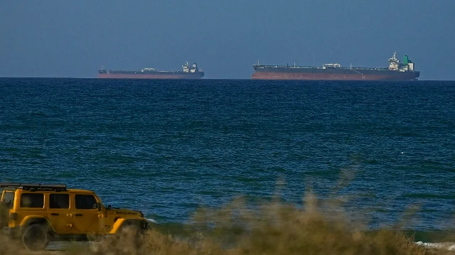 iran tutup selat hormuz