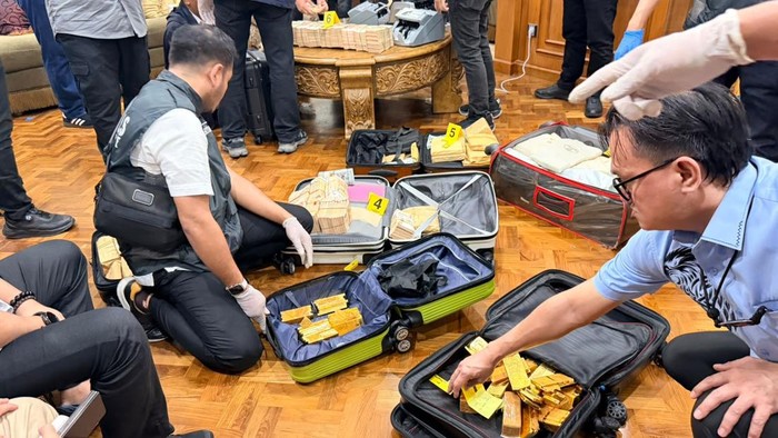 polisi sita 74 kg emas